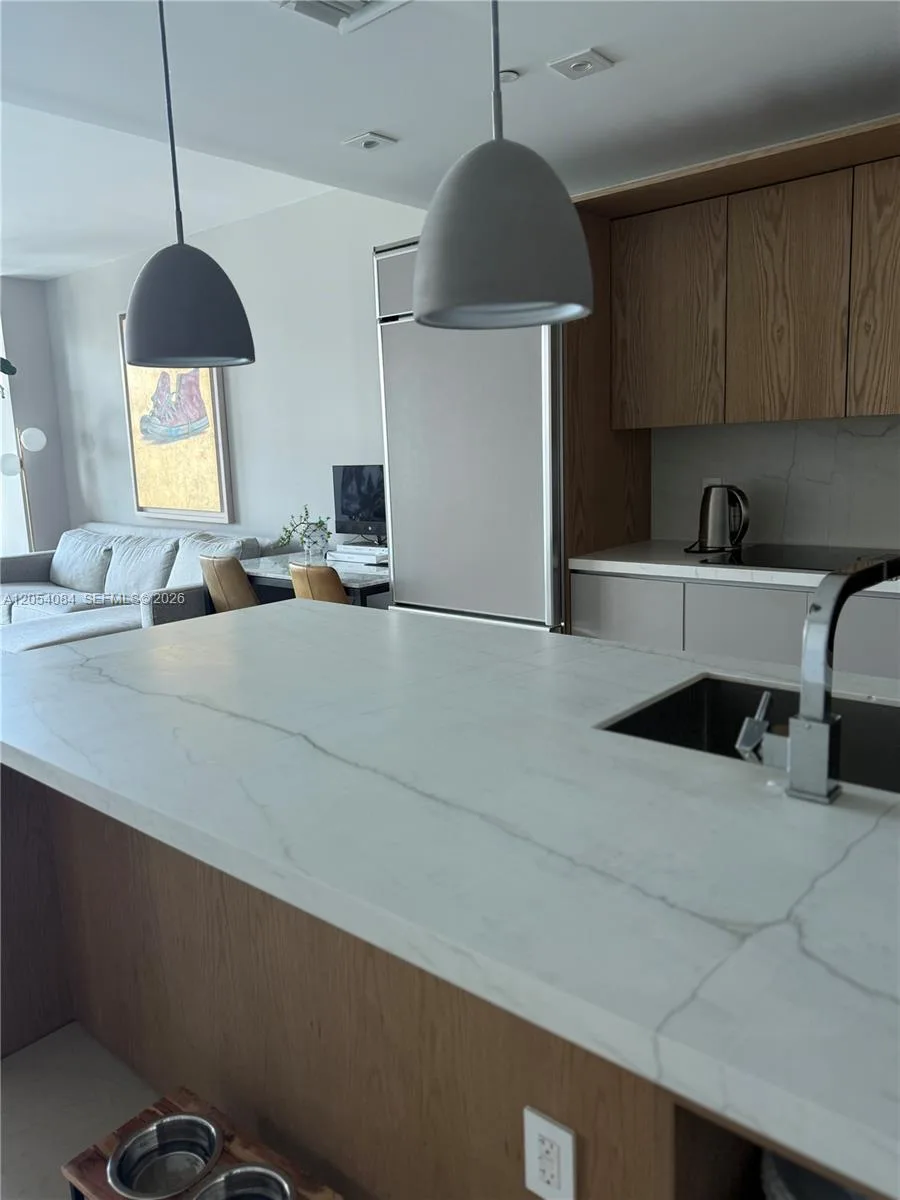460 NE 28th St # 803, Miami, FL 33137