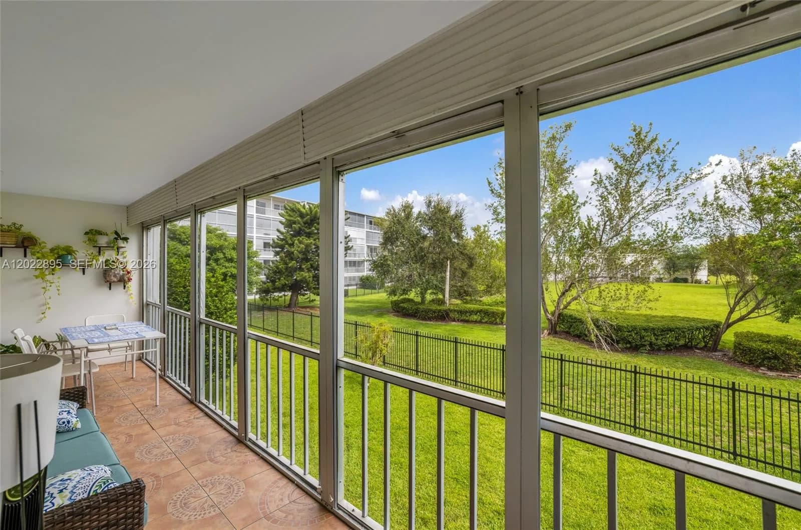 950 Hillcrest Dr # 212, Hollywood, FL 33021