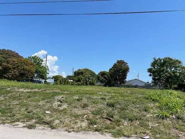 172 W 16th Street, Riviera Beach FL 33404
