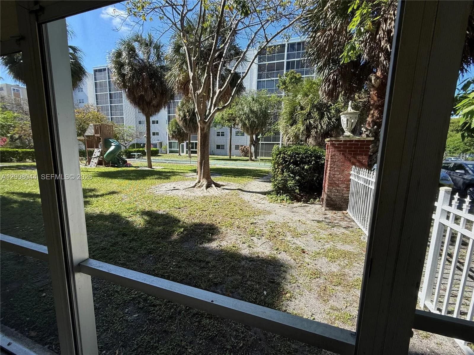 609 NE 14th Ave # 108, Hallandale Beach FL 33009