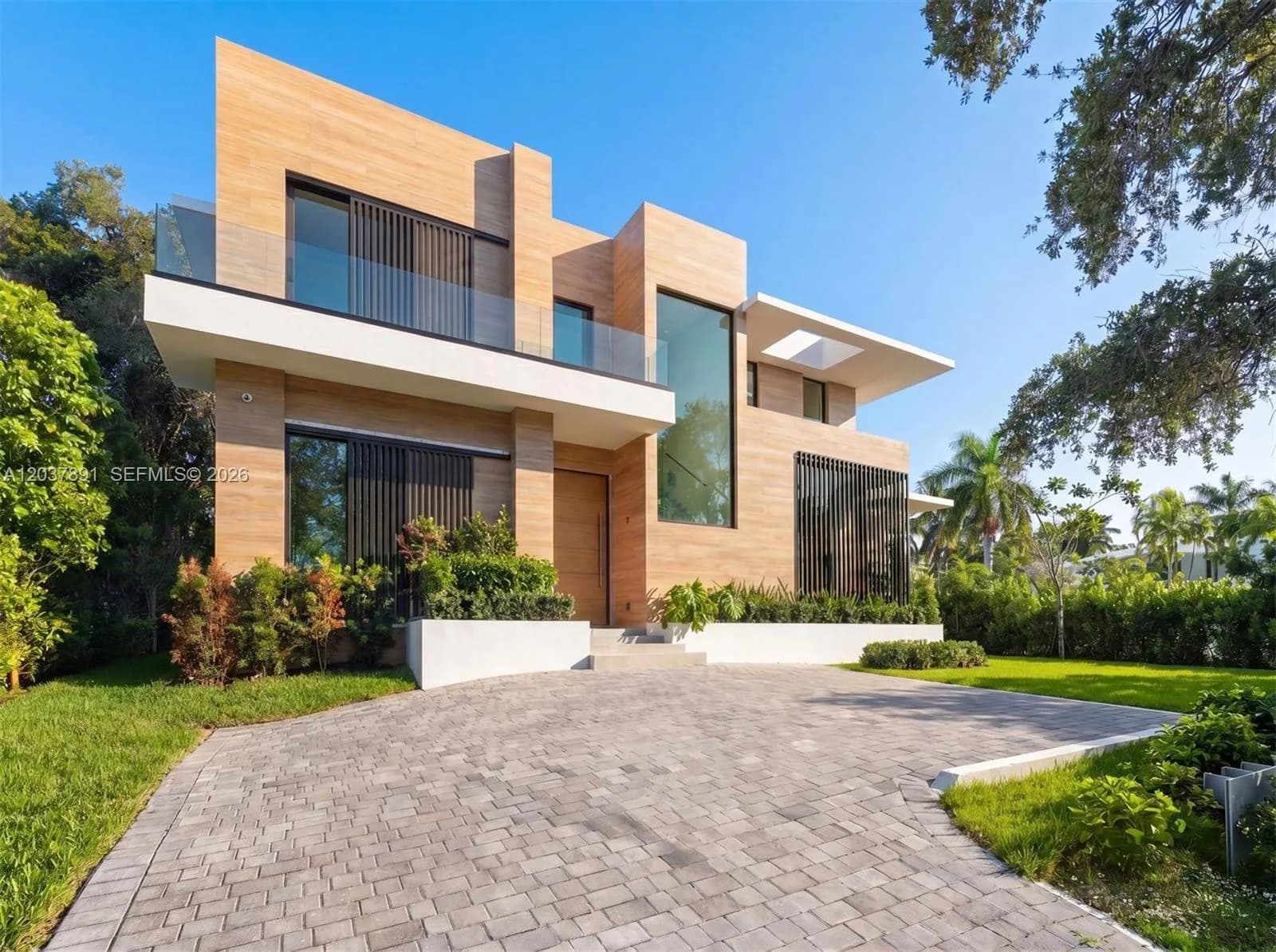 4430 Nautilus Dr, Miami Beach FL 33140
