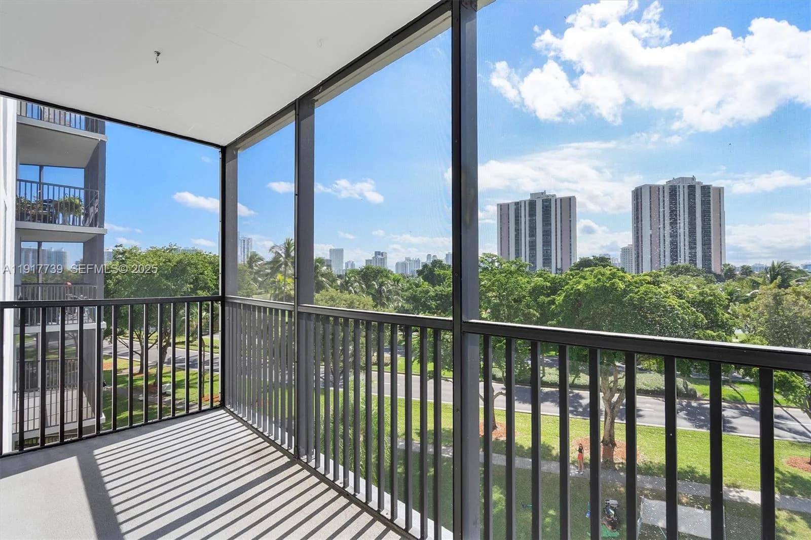 3101 N Country Club Dr # 504, Aventura, FL 33180