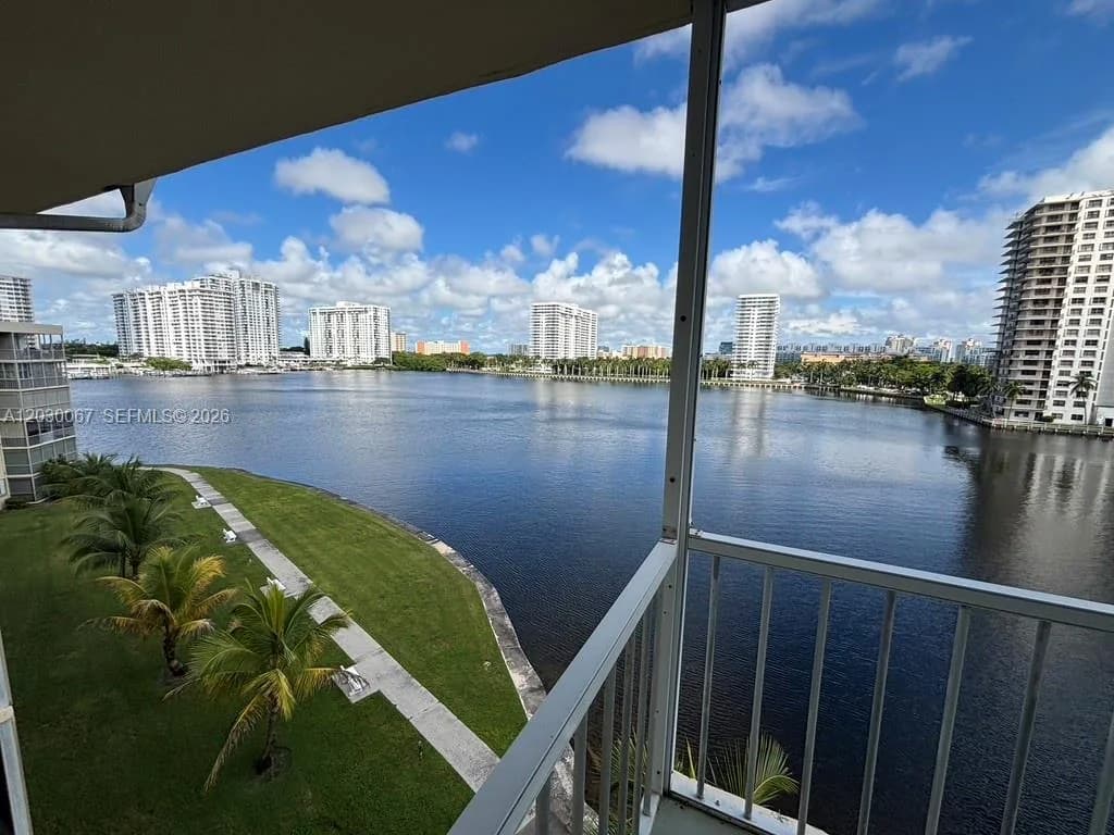 2999 Point East Dr # C614, Aventura FL 33160