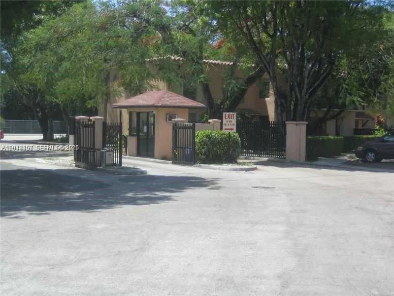 10794 N Kendall Dr # B22, Miami, FL 33176