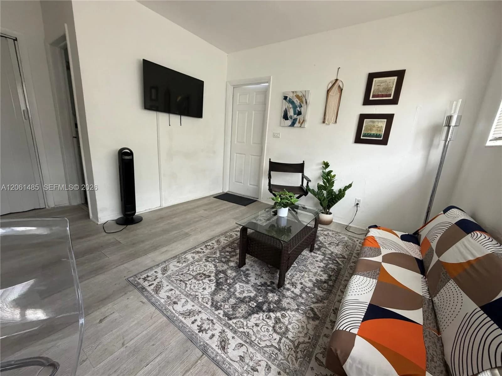 461 SW 6th St # 6, Miami, FL 33130
