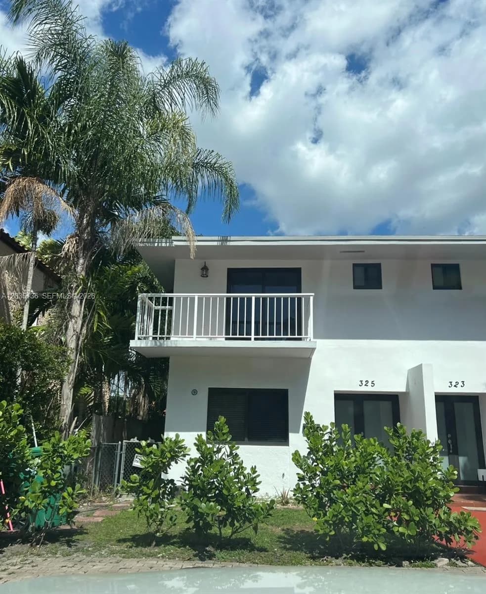 325 MENORES AVE, Coral Gables FL 33134