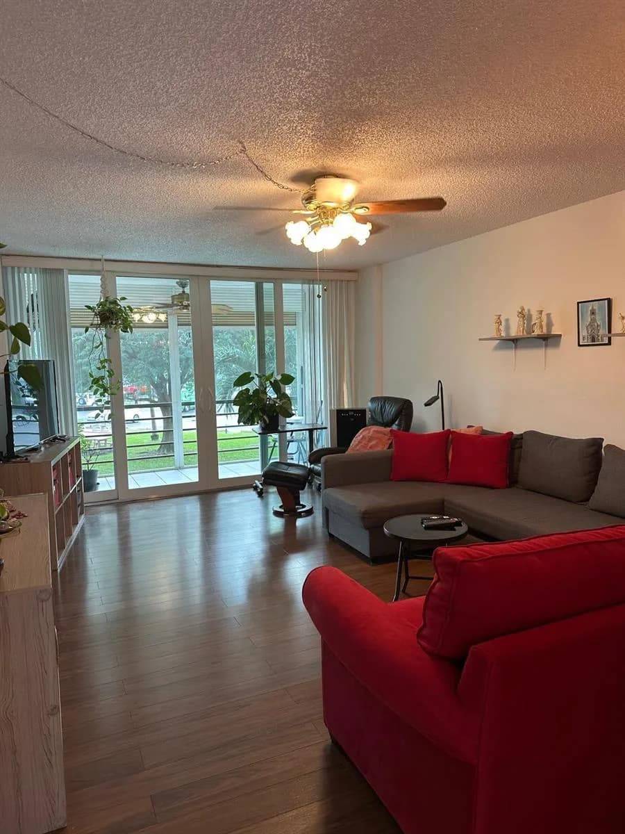 115 Royal Pk Drive # 2g, Oakland Park FL 33309