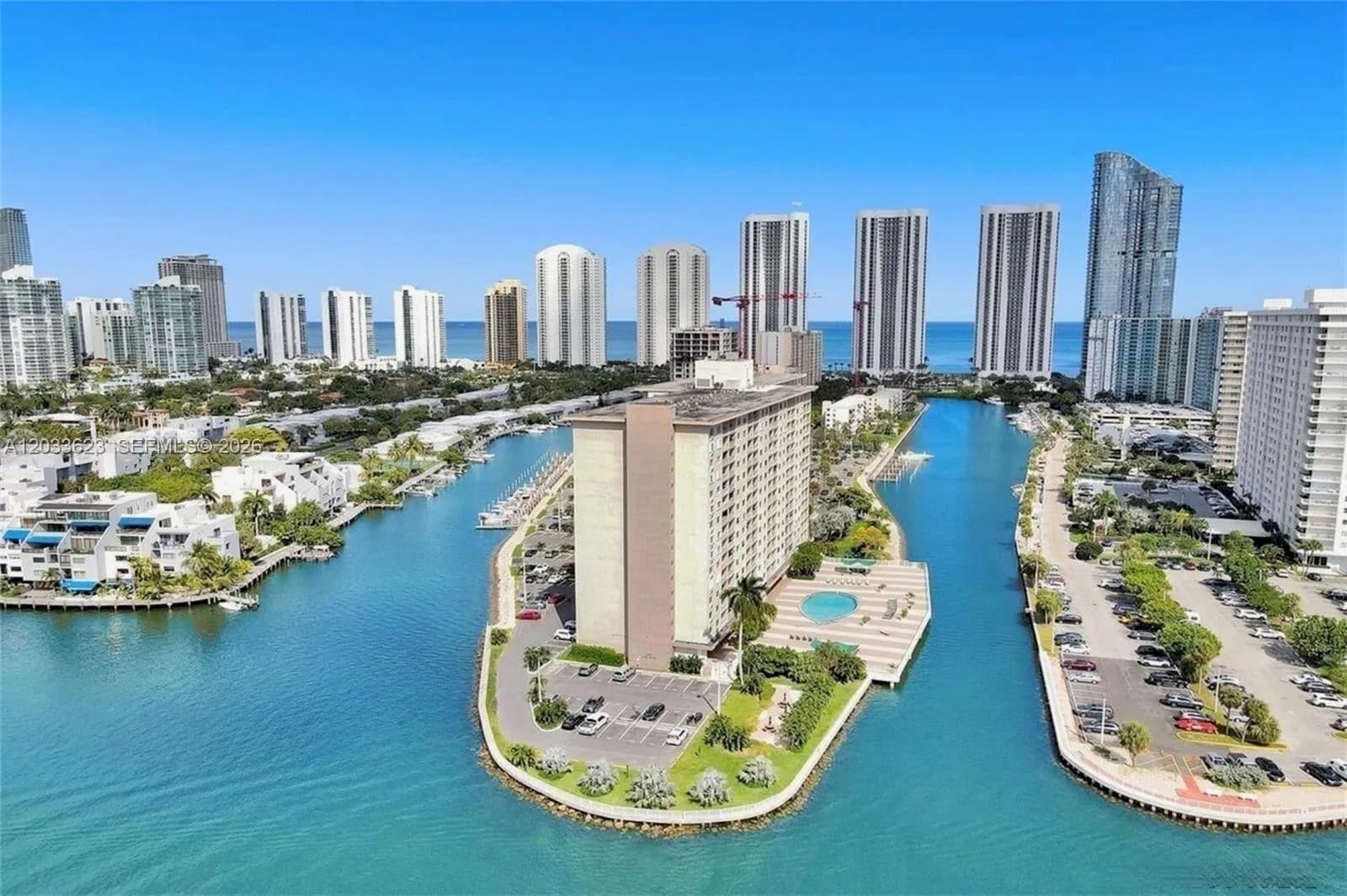 400 Kings Point Dr # 928, Sunny Isles Beach, FL 33160
