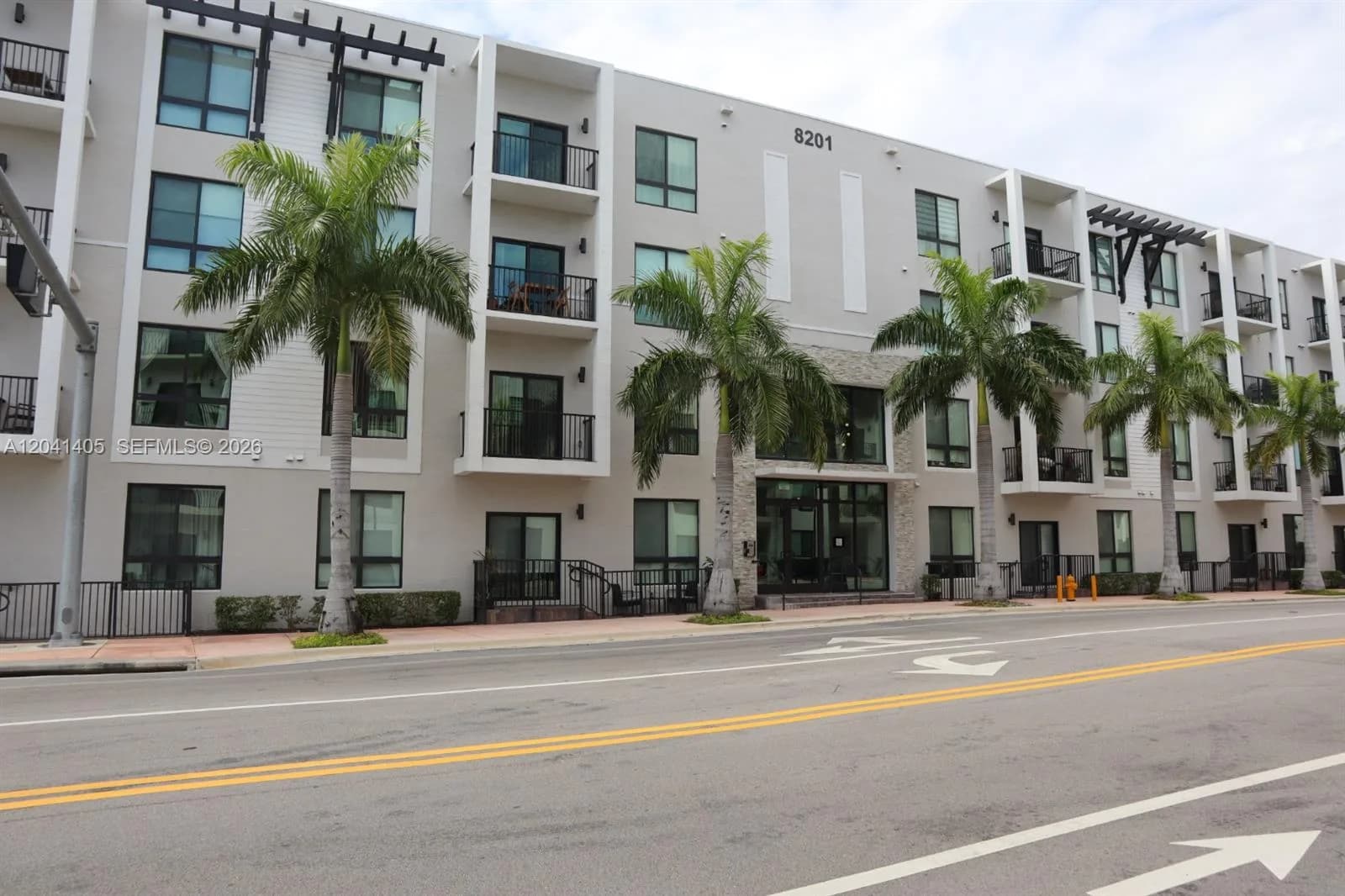 8201 NW 41st St # D-402, Doral FL 33166