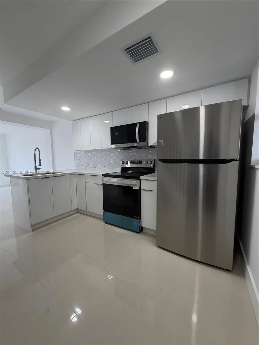 1551 W Okeechobee Rd # 9, Hialeah, FL 33010