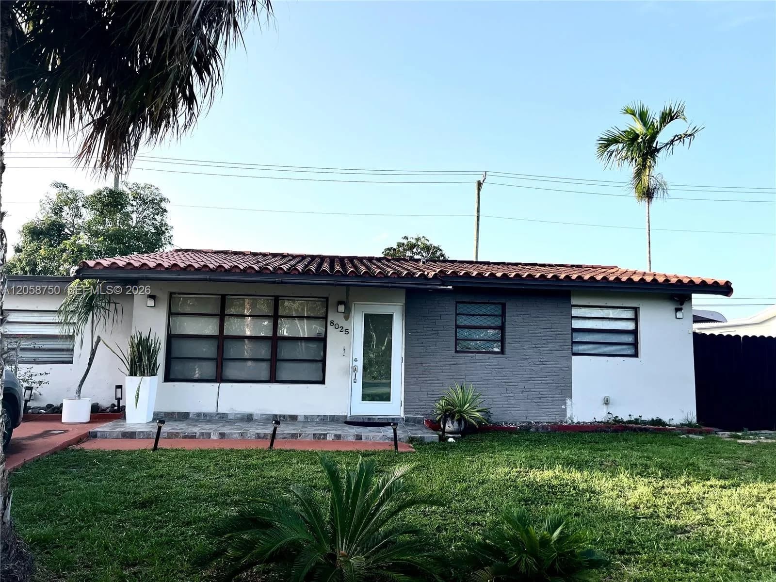 8025 NW 170th St, Hialeah, FL 33015