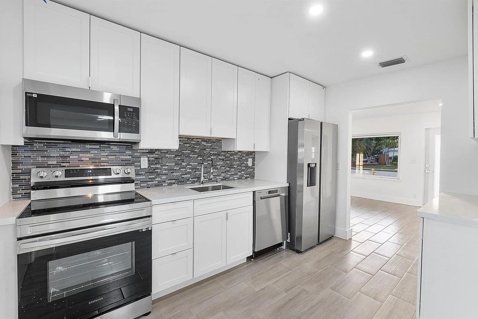 370 S Golf Boulevard, Pompano Beach FL 33064
