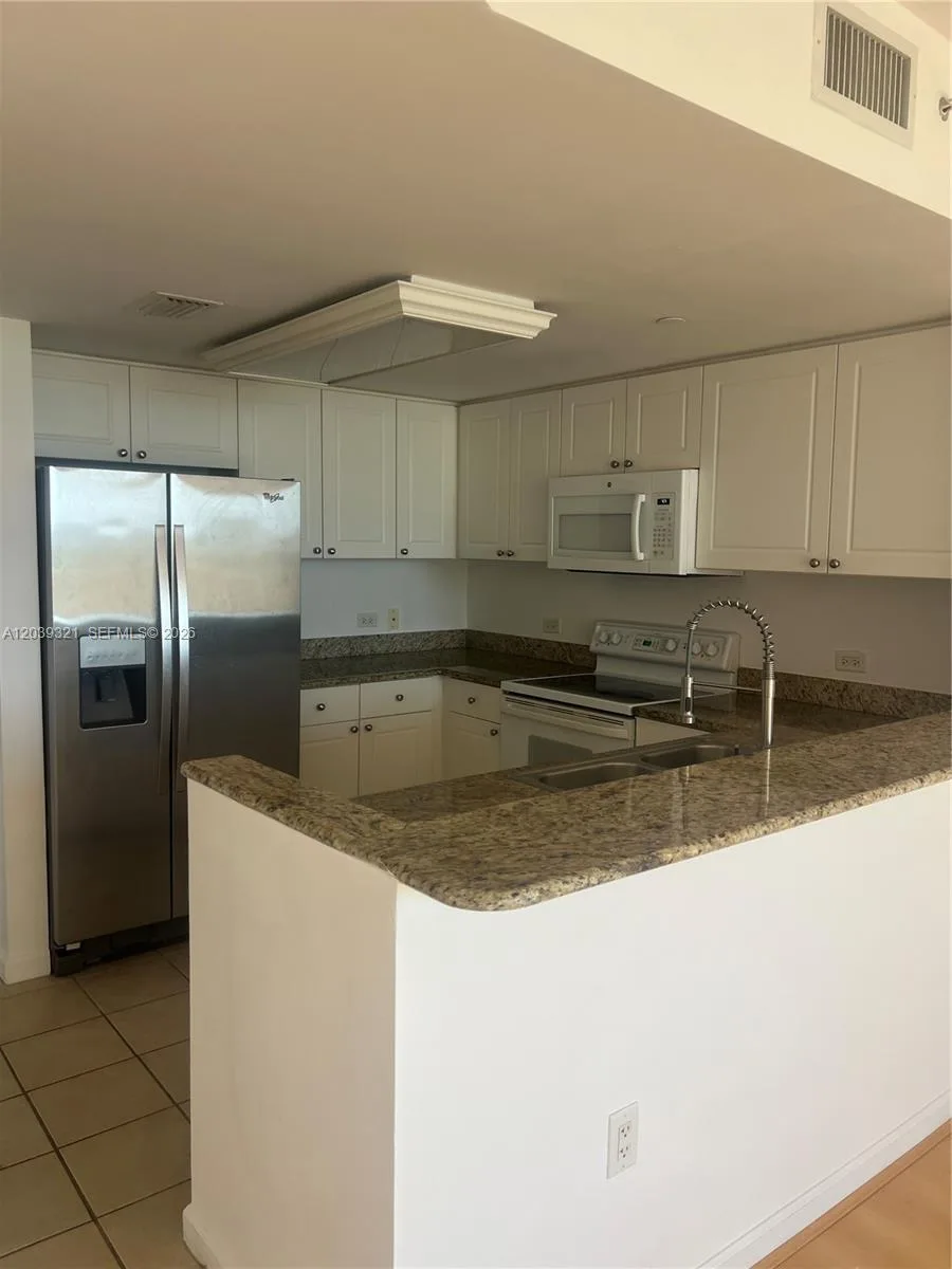 19501 W Country Club Dr # 611, Aventura FL 33180