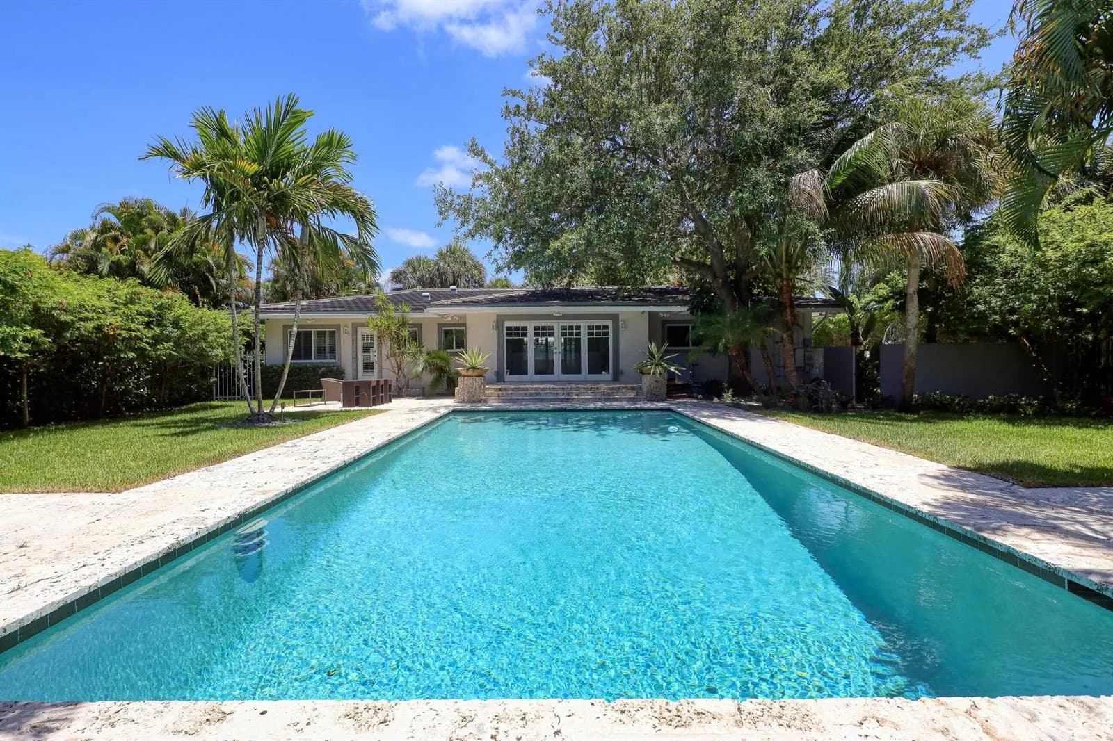 1635 Seabreeze Boulevard, Fort Lauderdale FL 33316