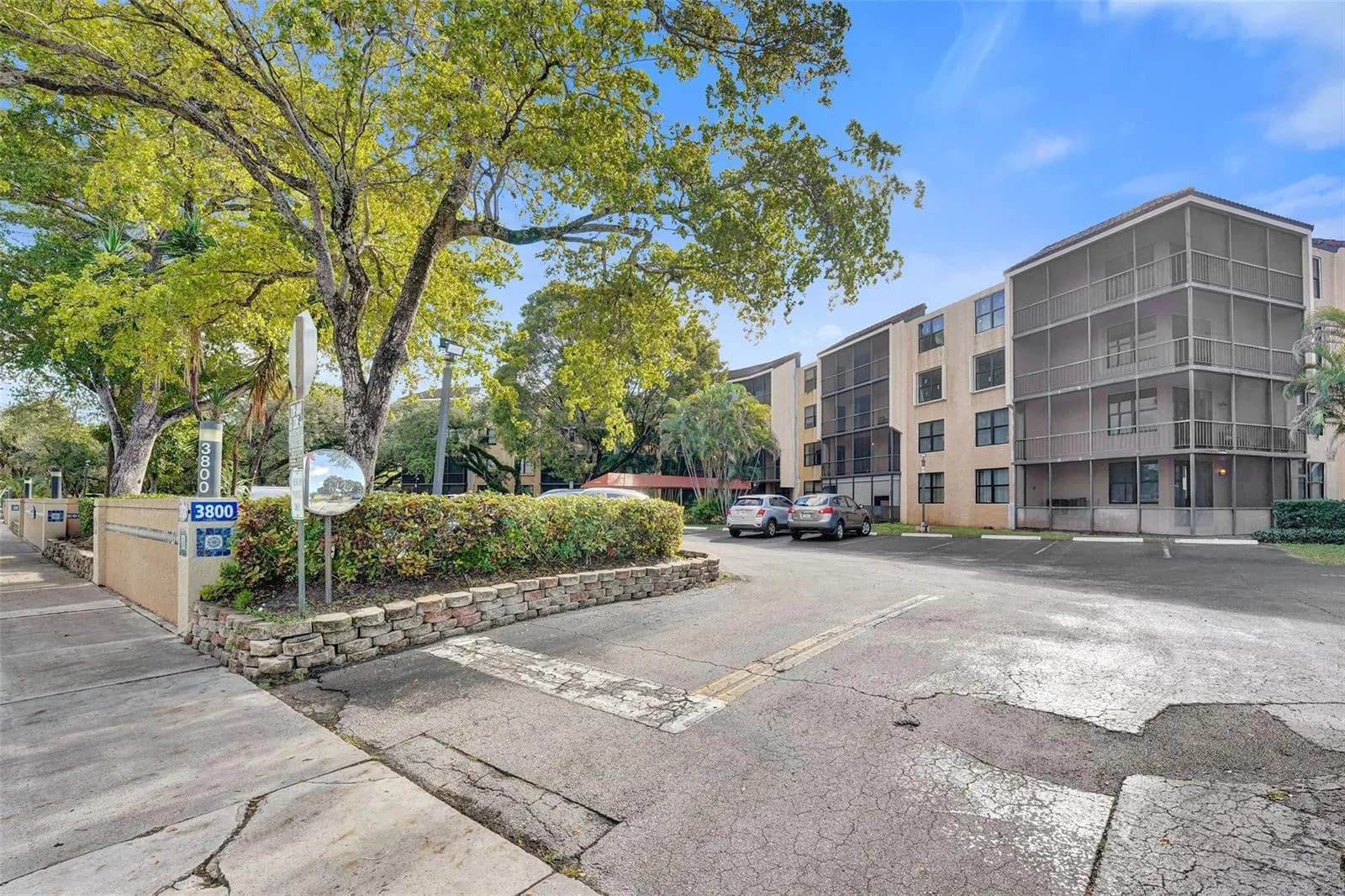 3800 N Hills Drive # 412, Hollywood, FL 33021