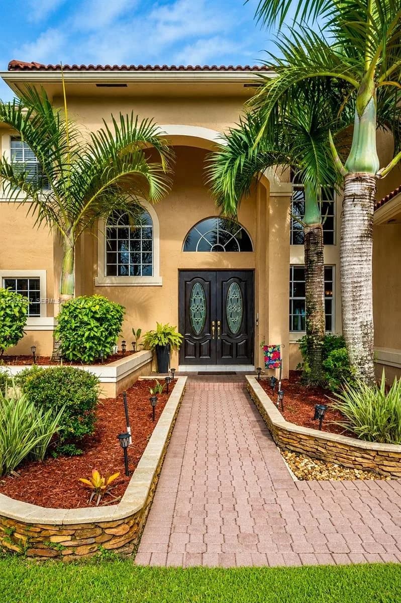 1333 SW 175th Way, Pembroke Pines, FL 33029