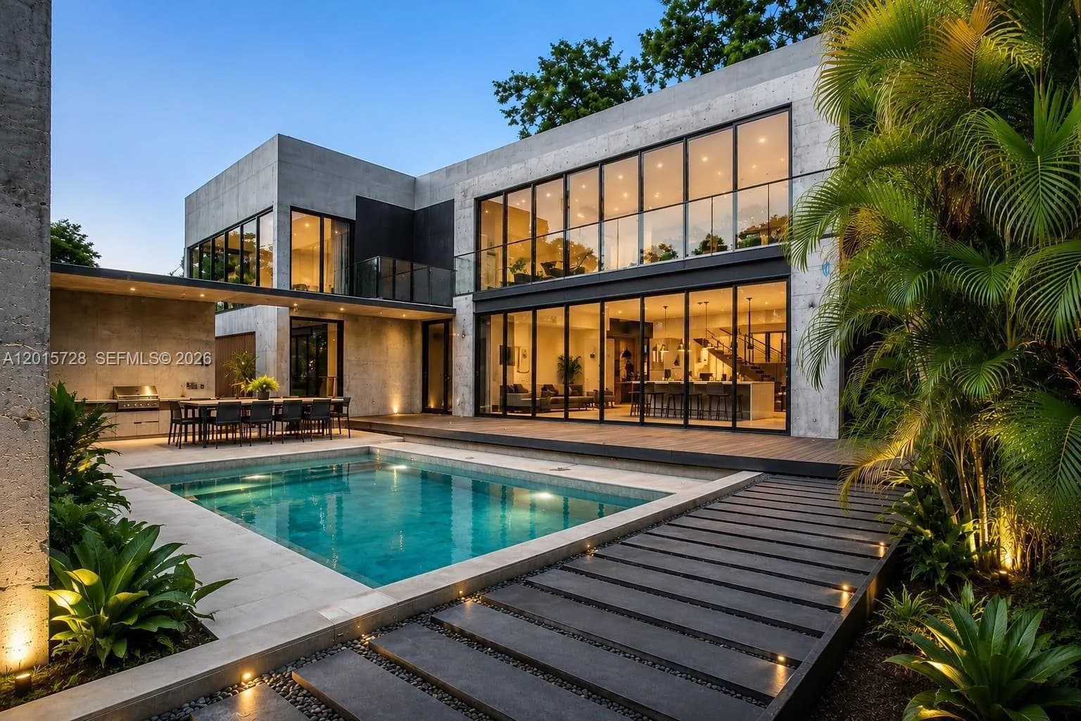 221 SW 25th Rd, Miami FL 33129