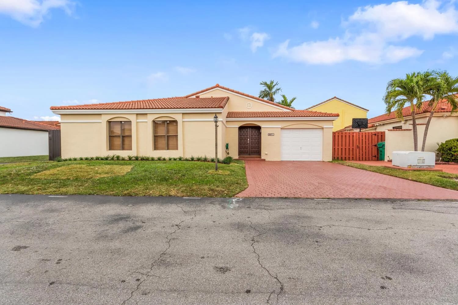 8871 SW 6th Street, Miami, FL 33174