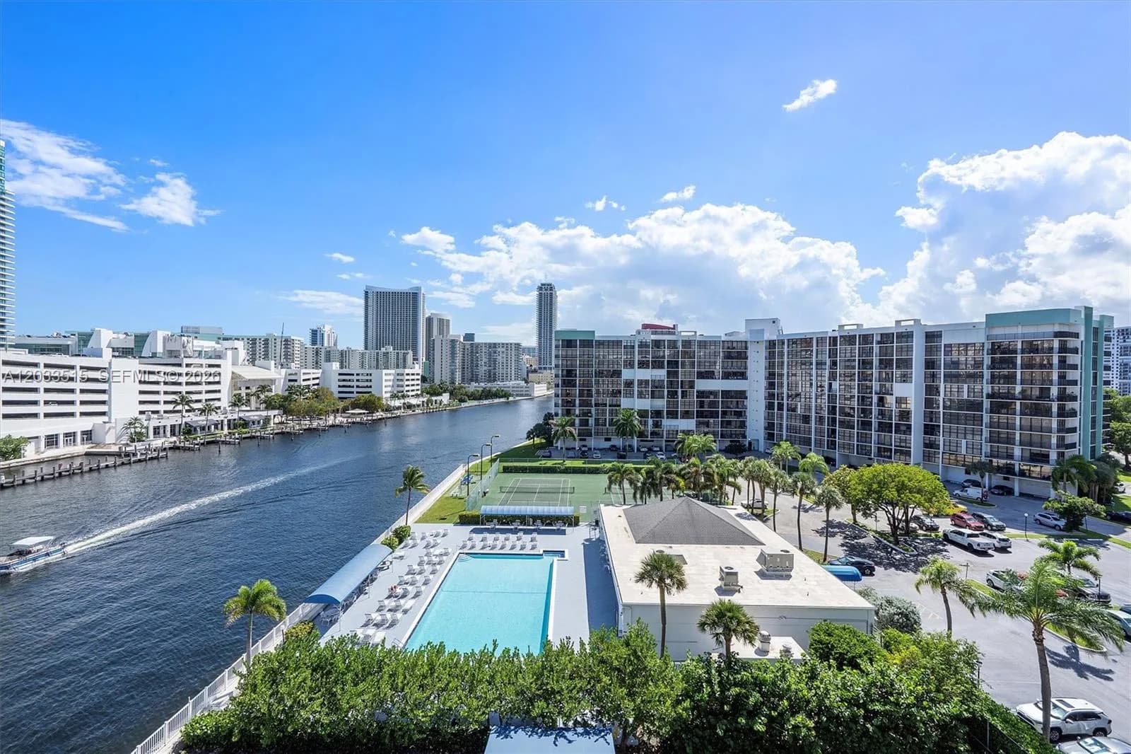 600 Parkview Dr # 815, Hallandale Beach FL 33009