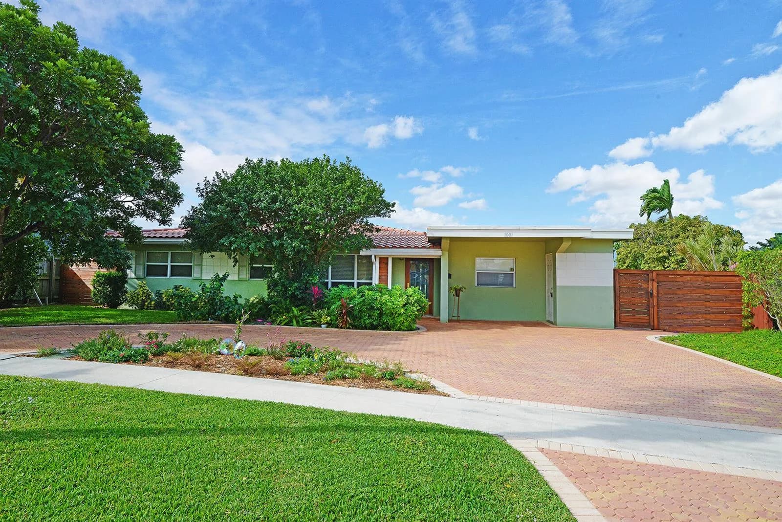 1001 SE 5 Avenue, Pompano Beach, FL 33060