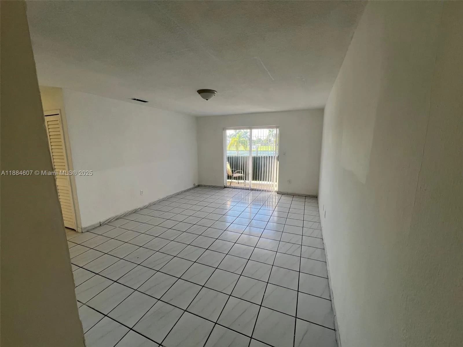 887 W 29th St # 1, Hialeah, FL 33012
