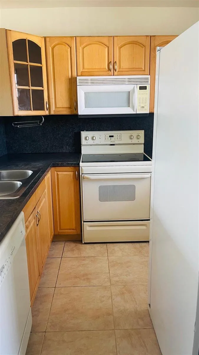 5111 W Oakland Park Boulevard # 306, Lauderdale Lakes FL 33313