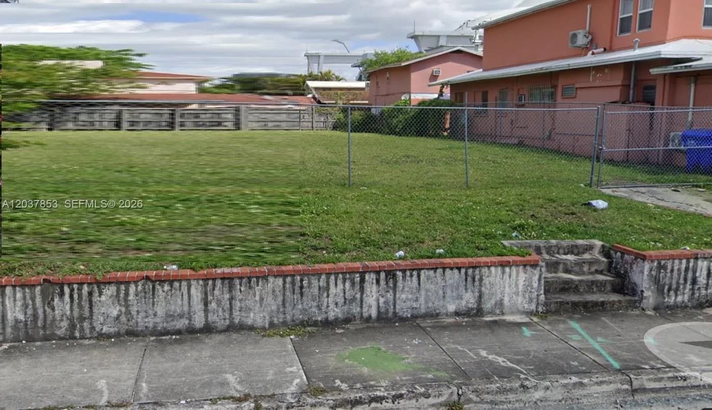 1611 NW 2nd St, Miami, FL 33125