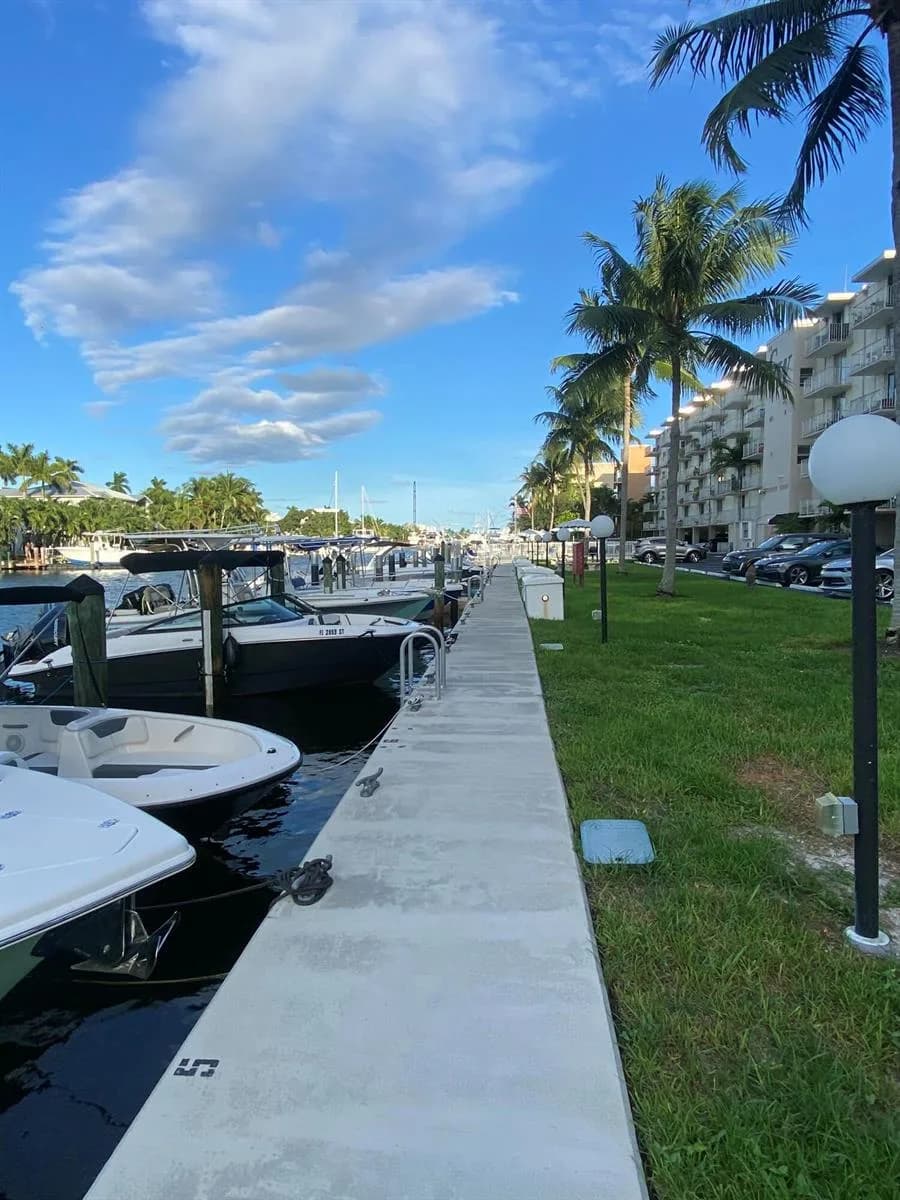 1731 SE 15th Street # 202, Fort Lauderdale, FL 33316