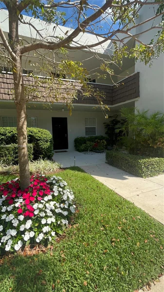 4017 N Cypress Dr # 102, Pompano Beach, FL 33069