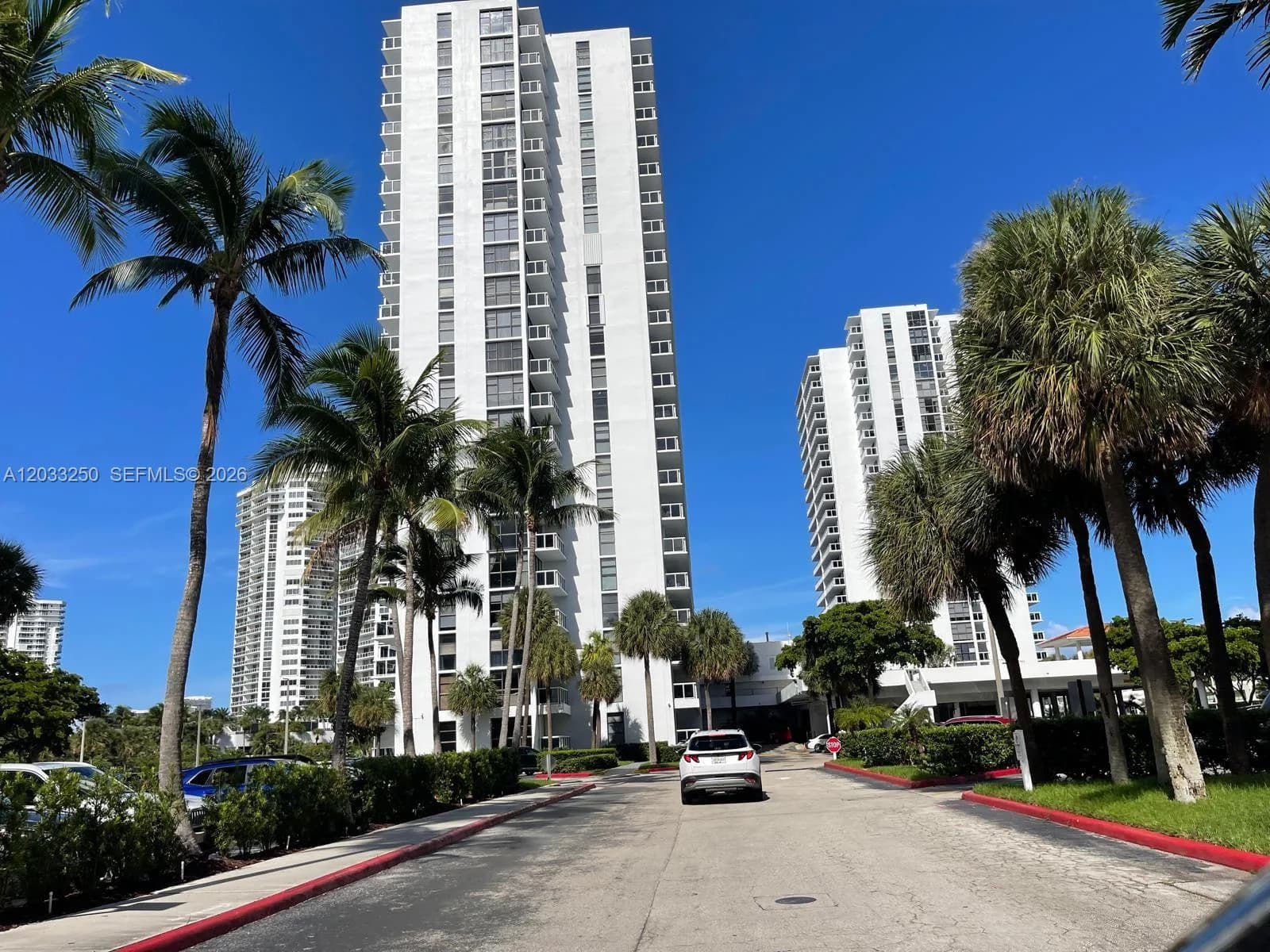 20505 E Country Club Dr # 734, Aventura FL 33180