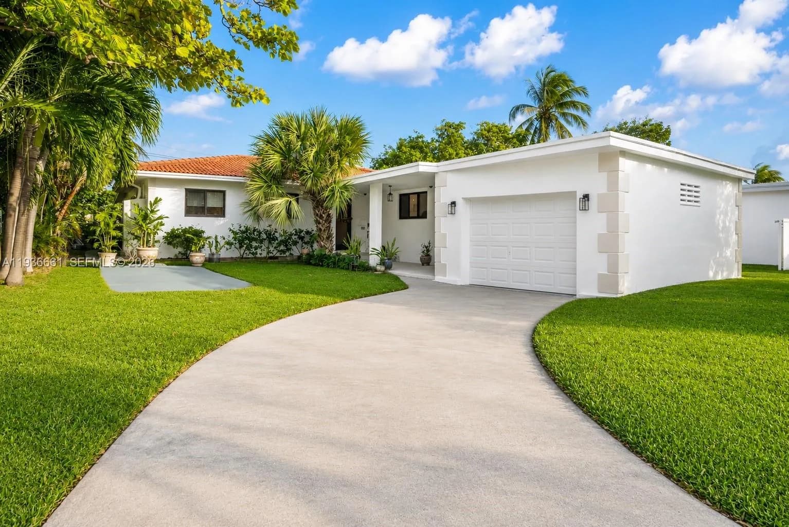 7517 Cutlass Ave, North Bay Village FL 33141