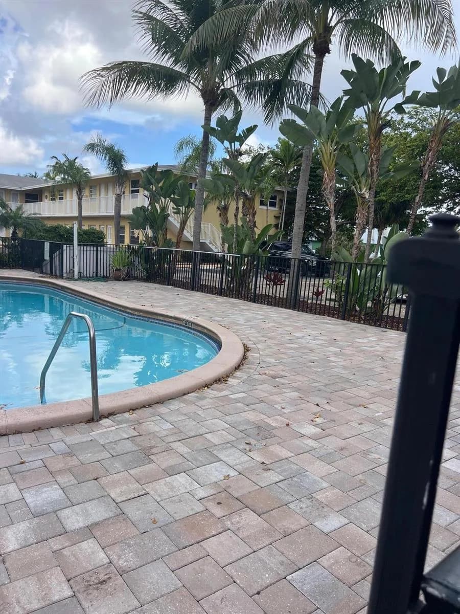 4051 NE 13th Avenue # 3, Oakland Park FL 33334