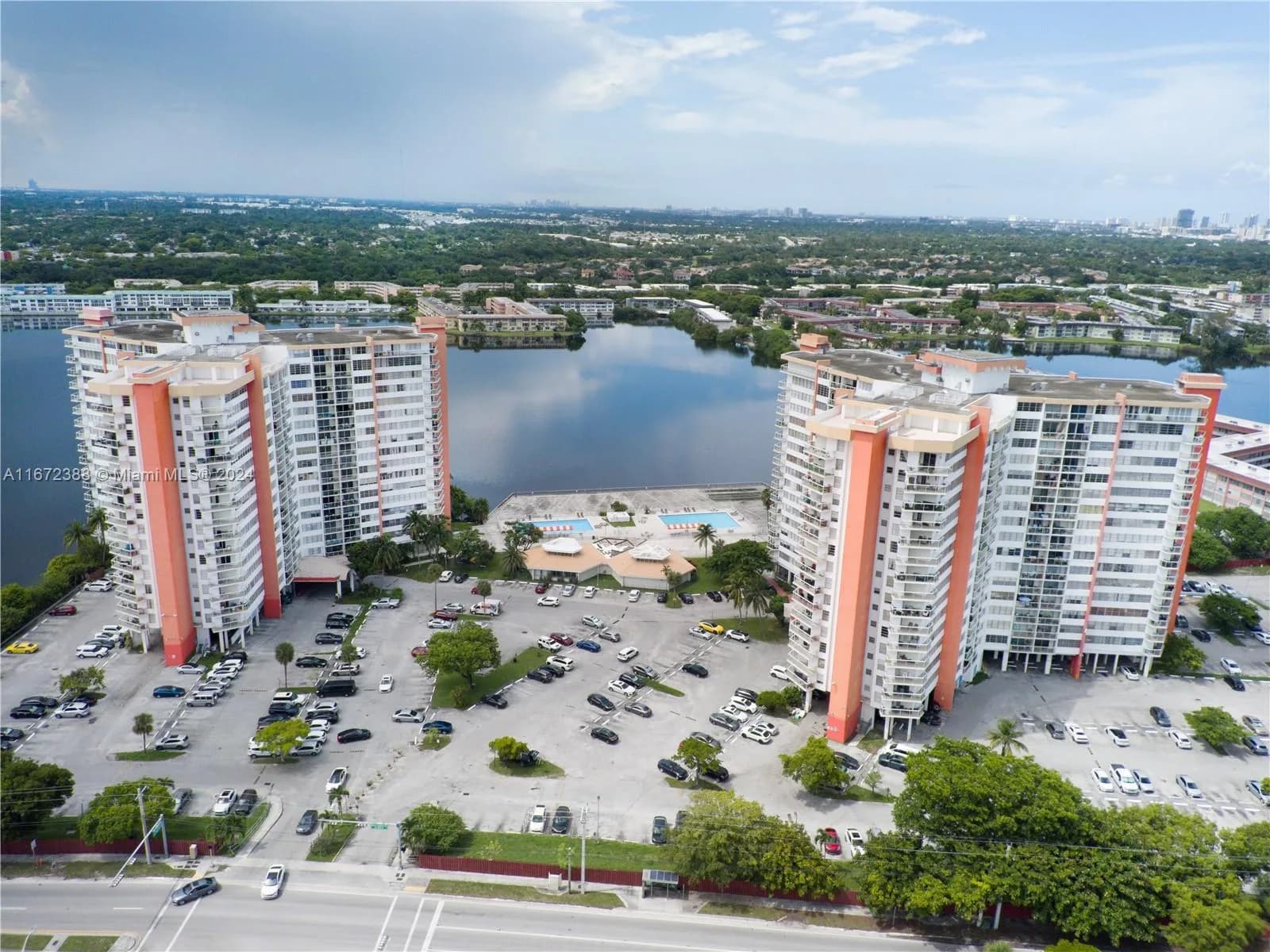 1301 NE Miami Gardens Dr # 1225W, Miami, FL 33179