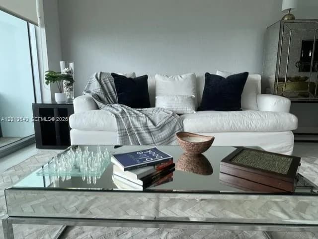 900 Biscayne Blvd # 3207, Miami FL 33132