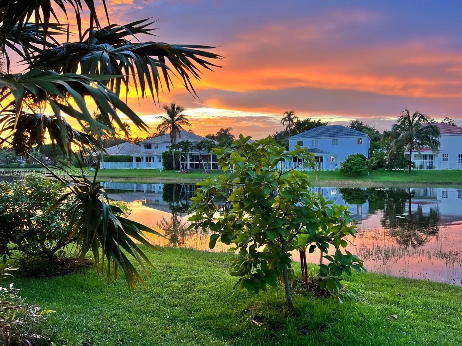 803 Vista Meadows Dr, Weston FL 33327