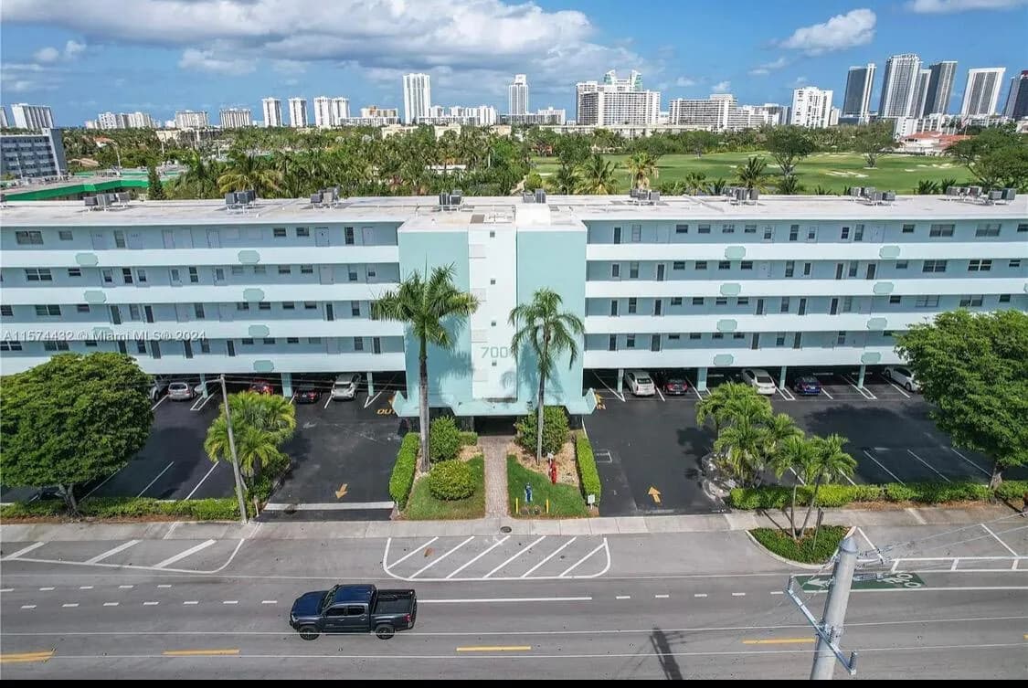 700 NE 14th Avenue NE # 404, Hallandale Beach, FL 33009