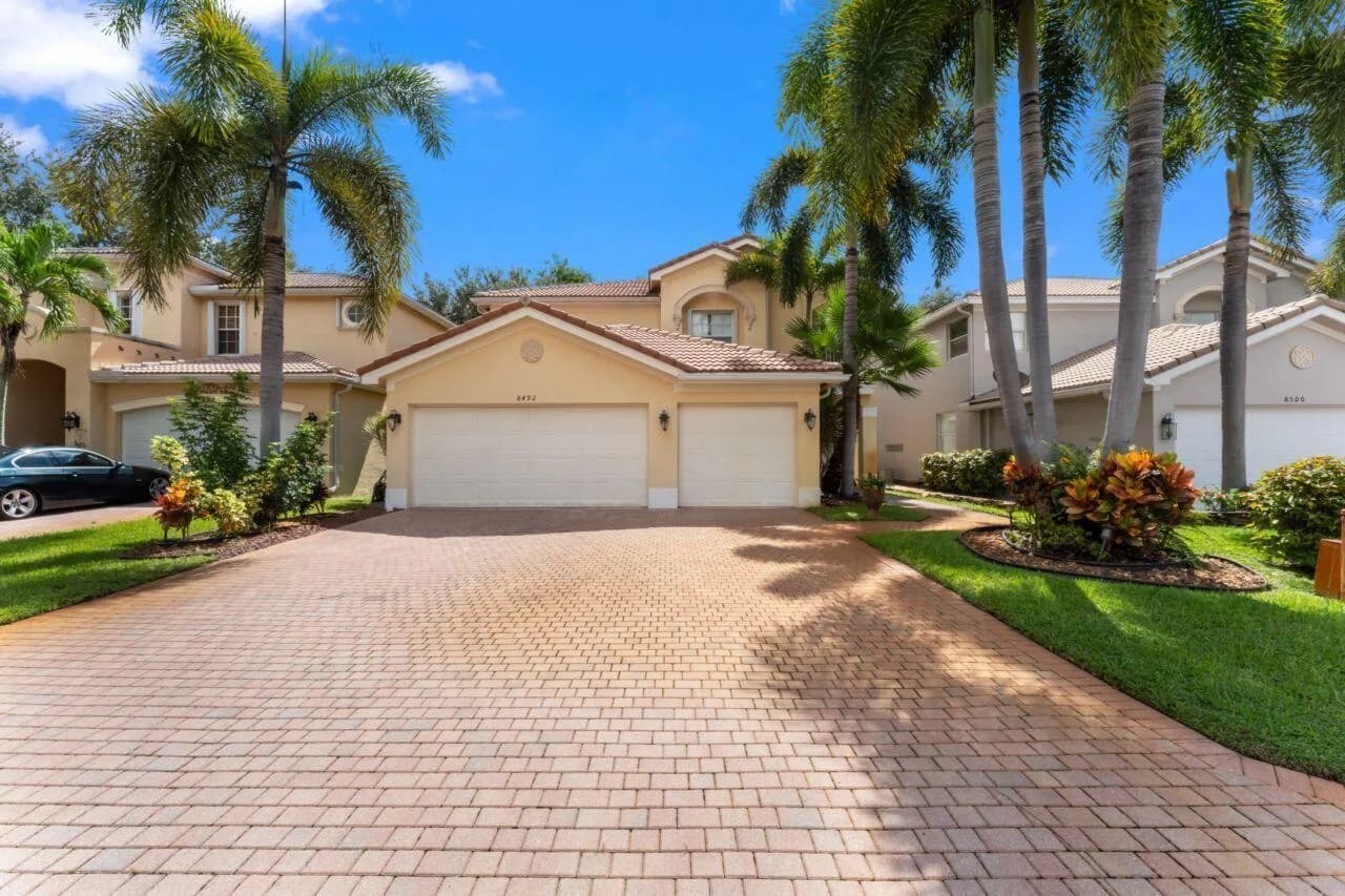 8492 Breezy Oak Way, Boynton Beach FL 33473