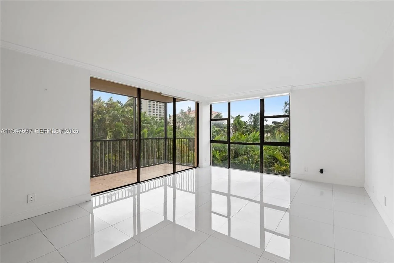 20335 W Country Club Dr # 209, Aventura FL 33180