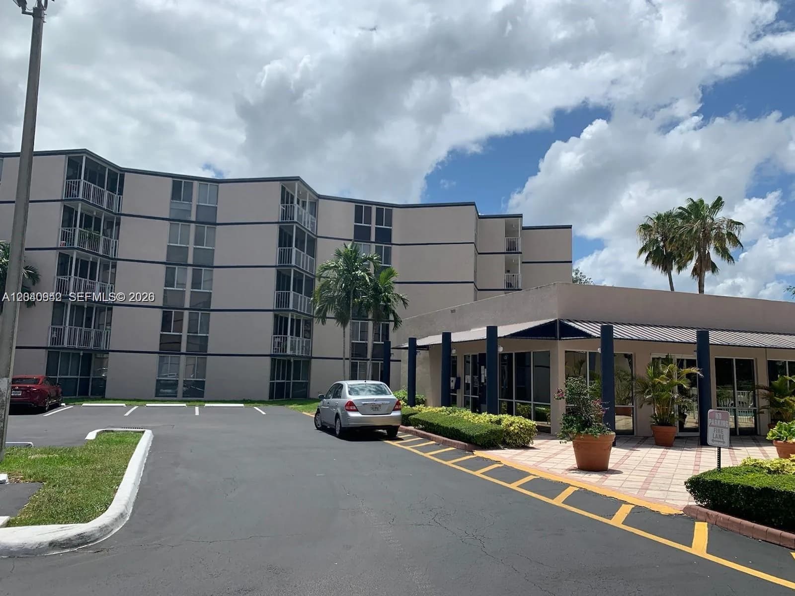 7035 NW 186th St # D310, Hialeah FL 33015