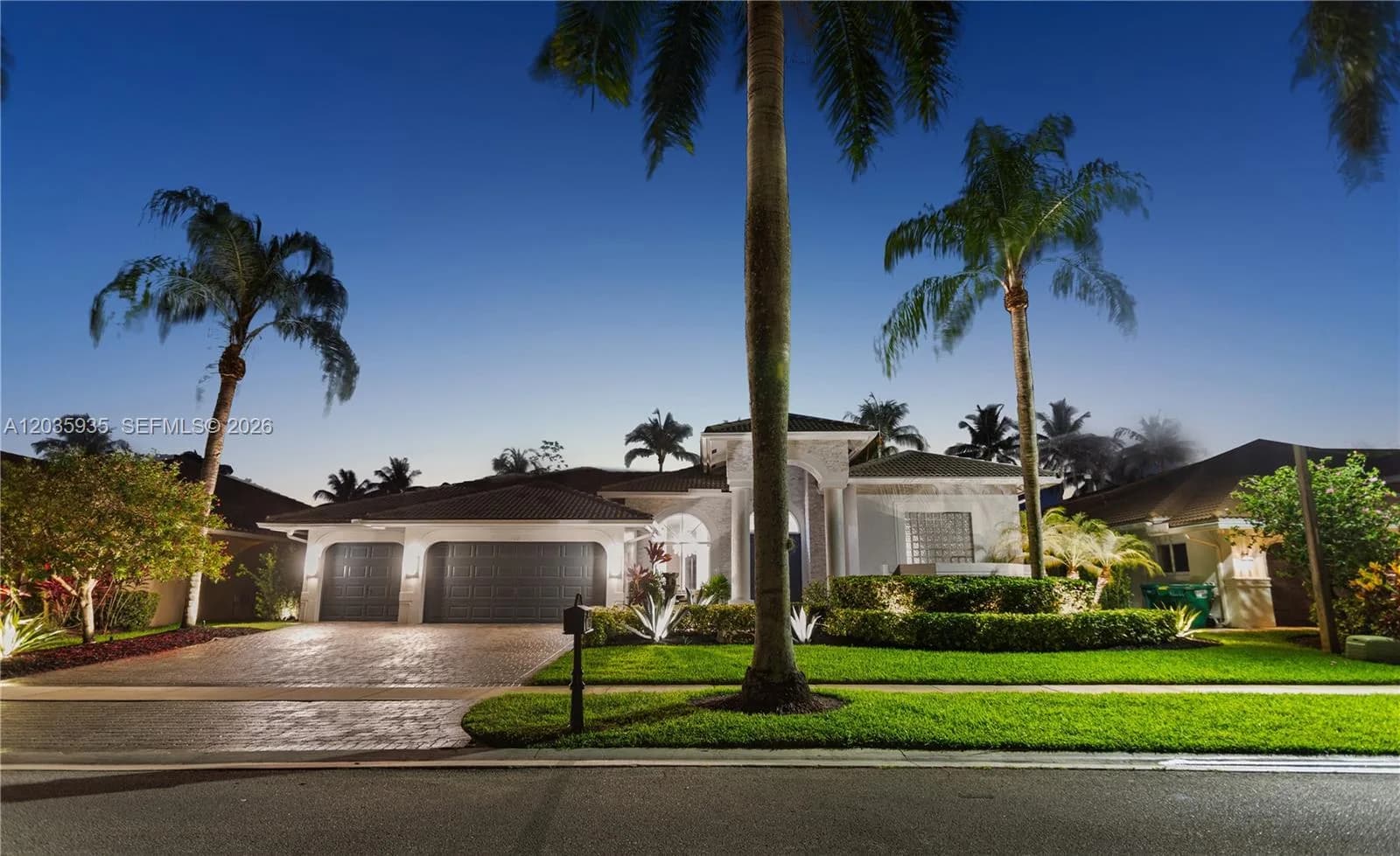 11021 Redhawk St, Plantation, FL 33324