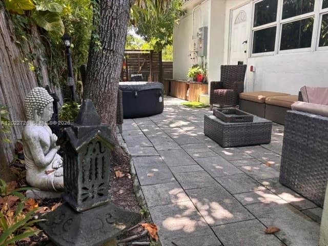 8228 NE 8th Ct, Miami, FL 33138