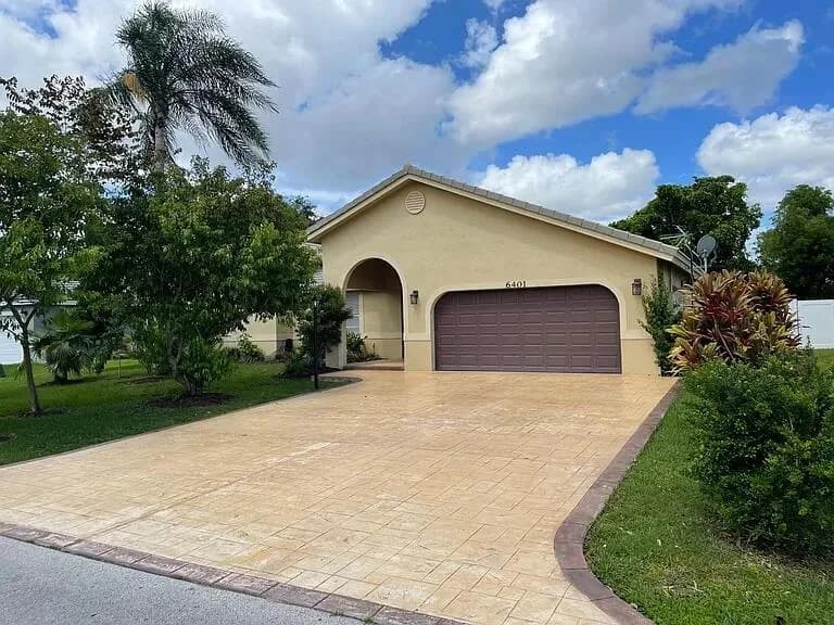 6401 W Sedgewyck Cir W, Davie FL 33331