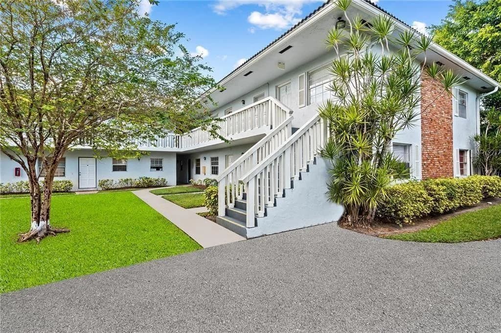4140 Woodside Drive # 205, Coral Springs FL 33065