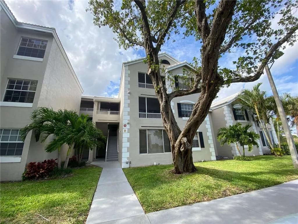 2841 N Oakland Forest Drive # 107, Oakland Park, FL 33309