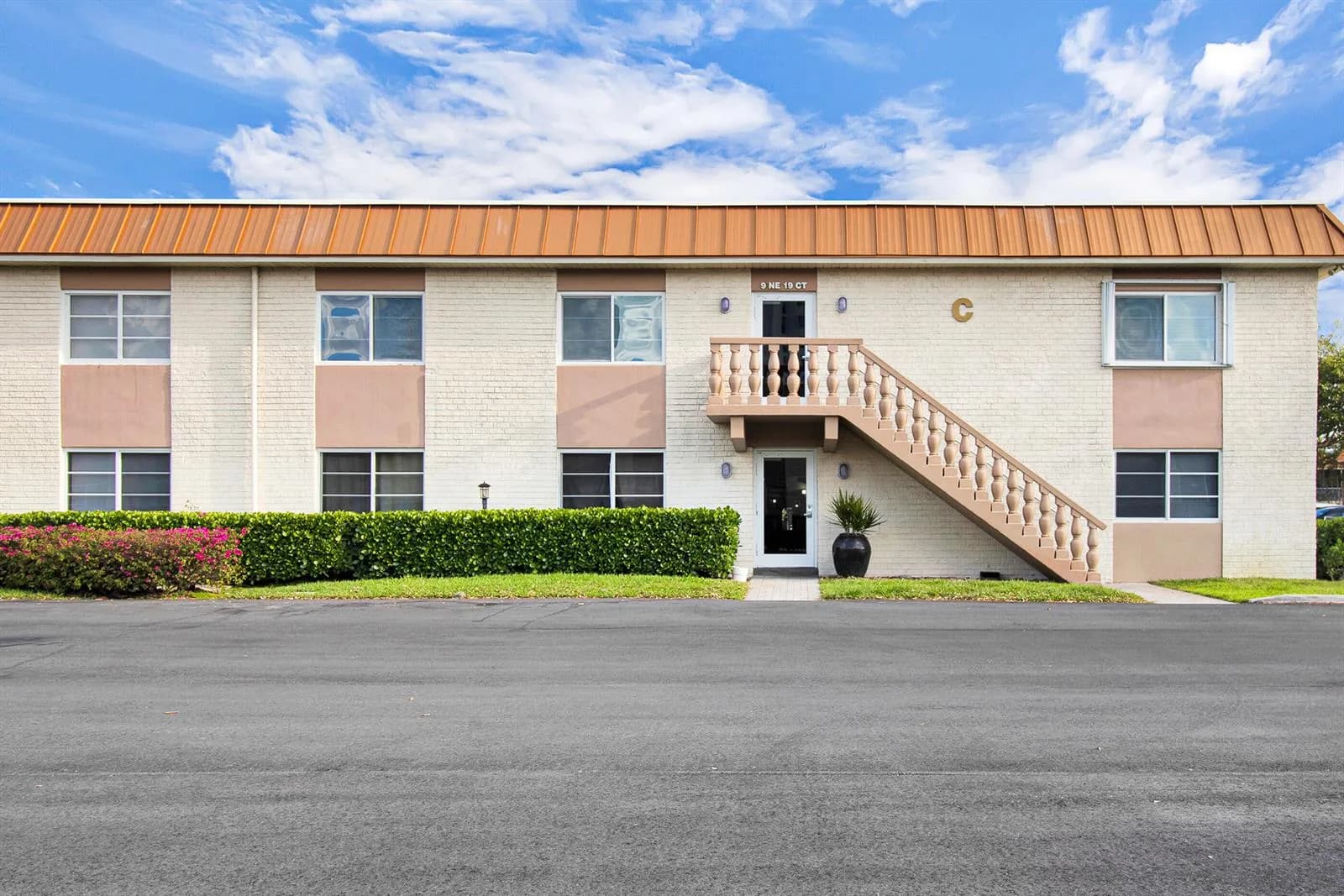 9 NE 19th Court # 212c, Wilton Manors FL 33305