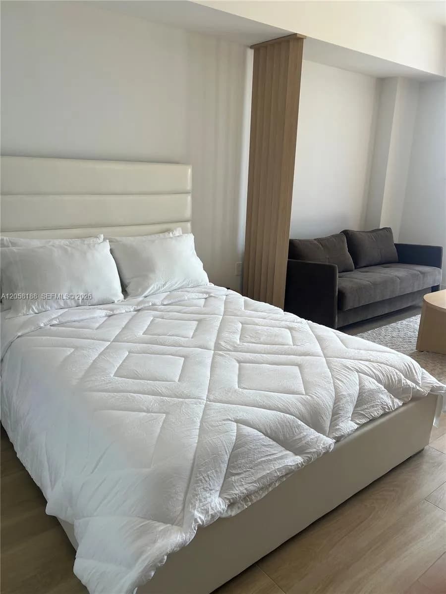 90 NE 32 # 821, Miami, FL 33137