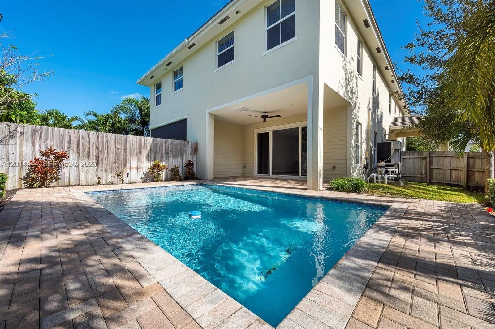 1031 NE 13th Ave, Fort Lauderdale FL 33304