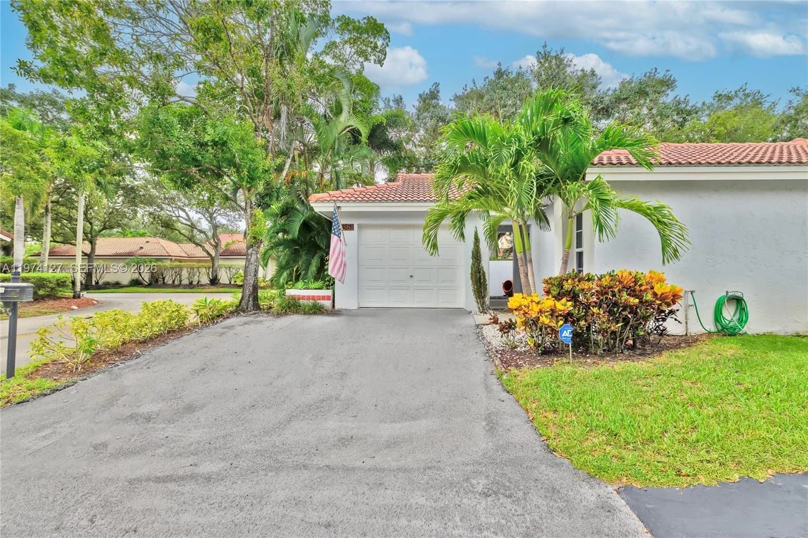 1361 Seagrape Cir, Weston FL 33326
