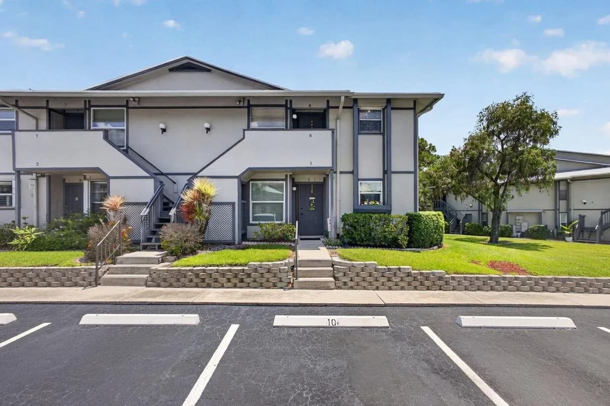8196 SE Croft Court # 6, Hobe Sound FL 33455