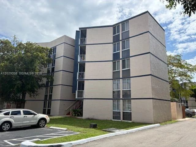 7075 NW 186th St # C507, Hialeah, FL 33015